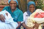 Un milagro, mujer de Uganda da a luz gemelos a sus 70 años