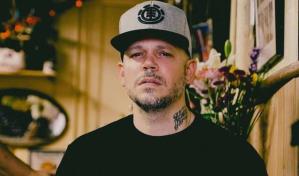 Residente lanza el tema y vídeo Ron en el piso, que hace un recorrido por su vida