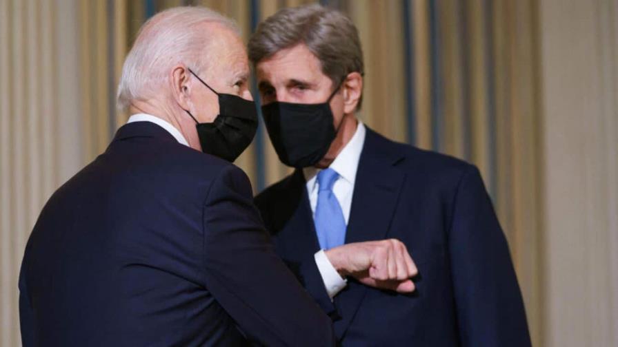 El enviado climático de EEUU dejará el cargo para unirse a campaña de Biden, según medios