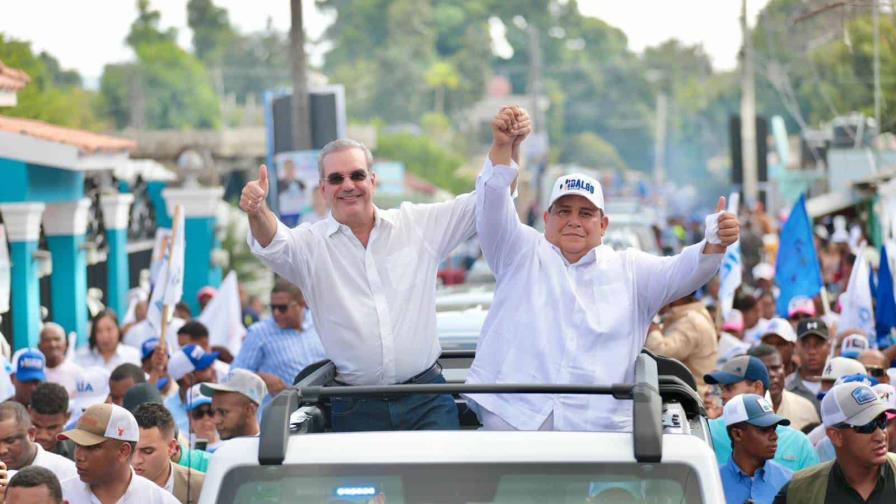 Abinader recorre Azua al cierre de agenda de respaldo a candidatos municipales del Sur