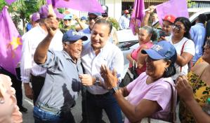 Candidato del PLD, Abel Martínez, se reúne con dirigentes en Río San Juan