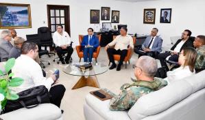 Aumentarán los policías y designarán más de 30 oficiales del Ejército en hospitales