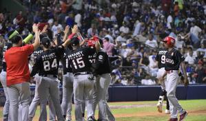Elier Hernández acerca a Leones a uno del Licey con triunfo 8-5