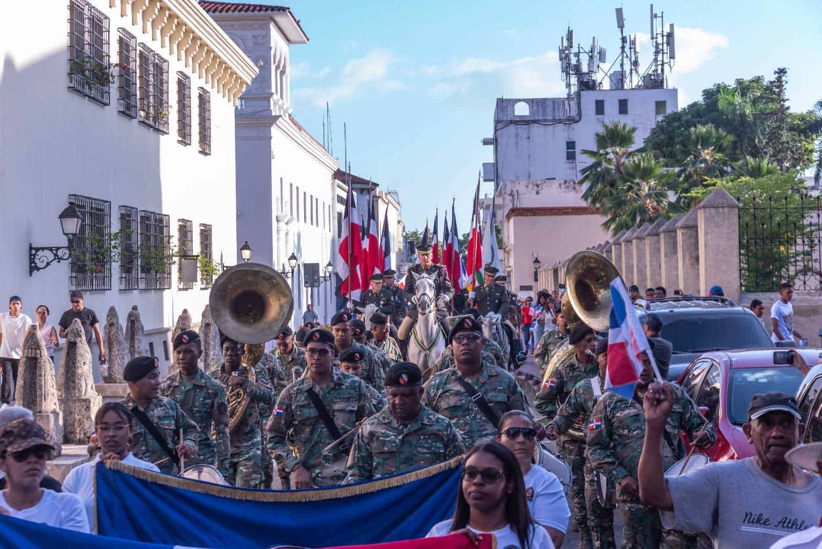 La caminata fue organizada por el Instituto Duartiano. 