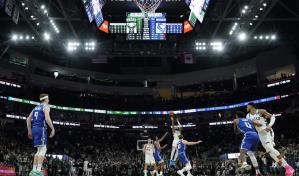 Bucks liquidan a Kings con triple decisivo y ag&oacute;nico de Lillard en tiempo extra