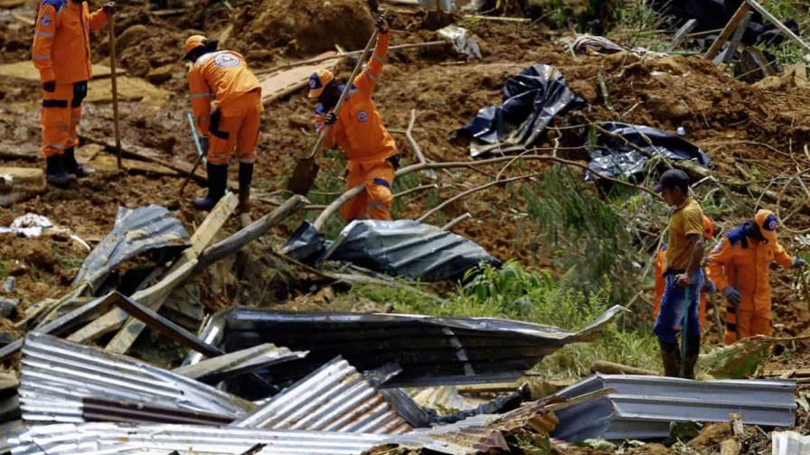 El alud que enluta a todo un pueblo colombiano por la muerte de 39 viajeros