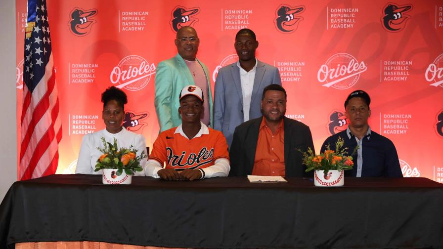 Emilio Sánchez lidera el grupo de jugadores firmados por los Orioles de Baltimore