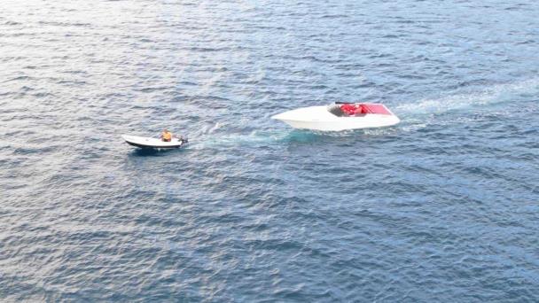 Buscan a un hombre de 51 años que cayó de una embarcación en las Islas Vírgenes de EE.UU.