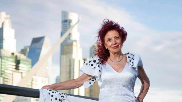 Profesora de 72 años aspira a competir en Miss Argentina y llegar al Miss Universo