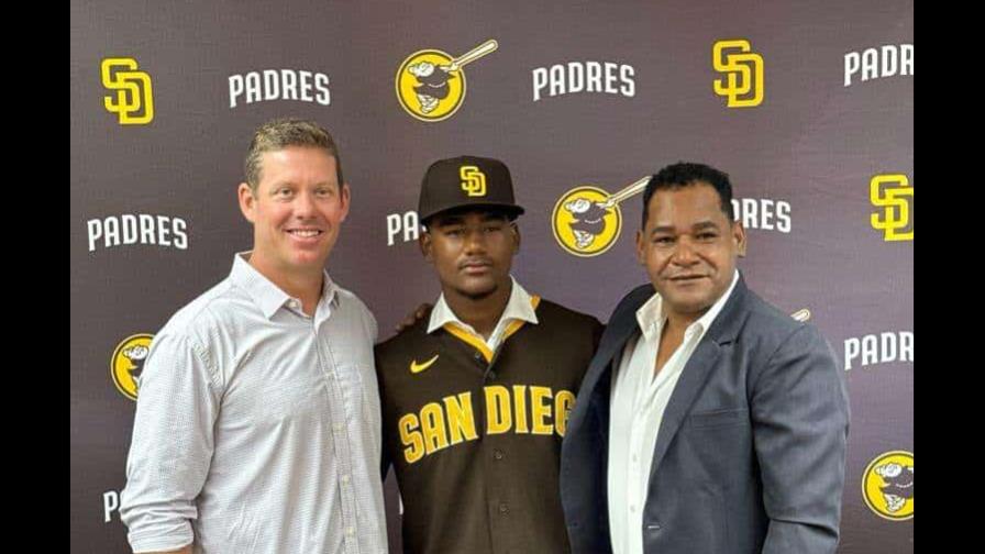 Los Padres se hacen del cotizado prospecto Leo De Vries; lo firman por US$4.2 millones Los Padres se hacen del cotizado prospecto Leo De Vries; lo firman por US$4.2 millones