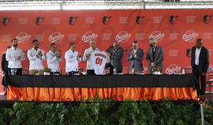 El presidente Abinader encabeza inauguración de academia de los Orioles