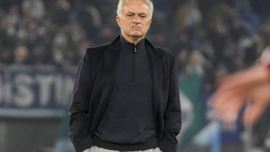 Roma anuncia la salida de José Mourinho del club con efecto inmediato
