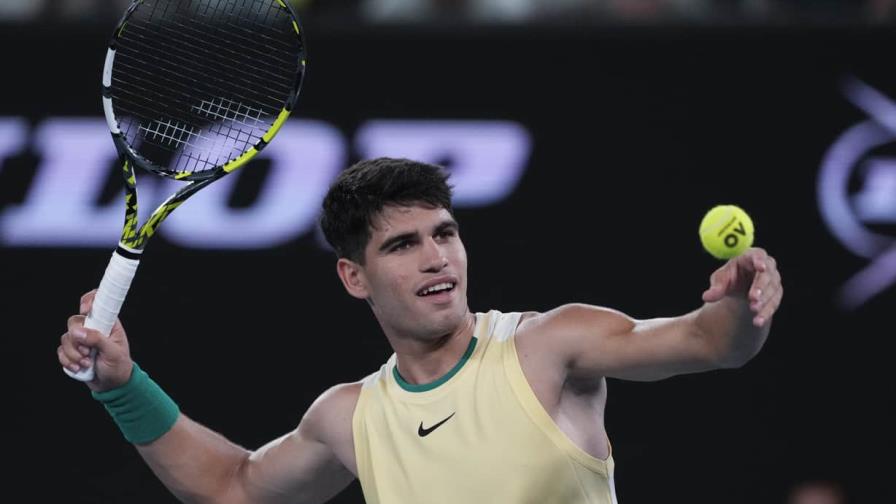 Alcaraz pone primera en Australia con victoria ante Gasquet