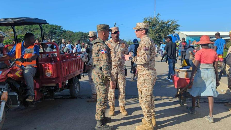 Ejército y Cesfront apresan decenas haitianos, entre ellos niños, que intentaban entrar ilegalmente