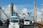 Retiran del puente Juan Bosch cruzacalle propagandístico de Luis Abinader y Dio Astacio Retiran del puente Juan Bosch cruzacalle propagandístico de Luis Abinader y Dio Astacio