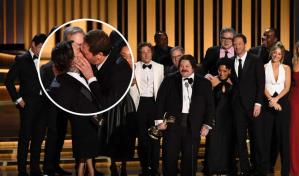 El apasionado e inesperado beso entre dos actores de la serie The Bear en los premios Emmy