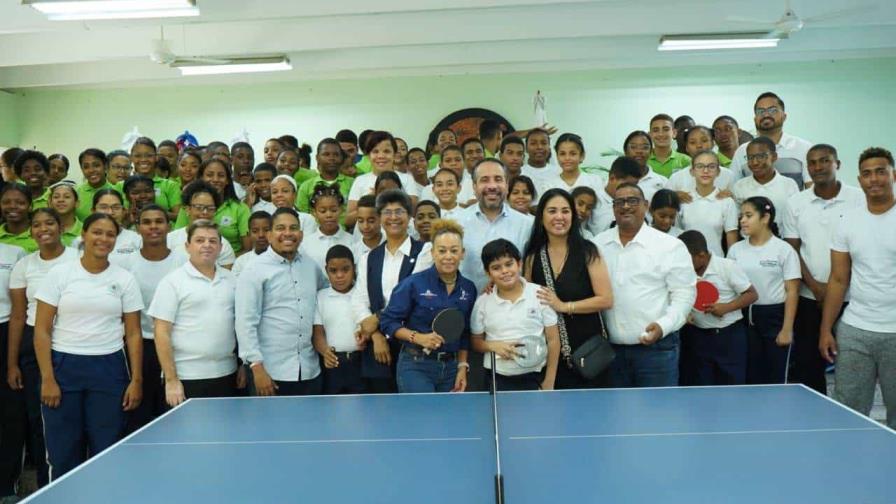 INEFI entrega utilería deportiva al Instituto para Sordos Santa Rosa