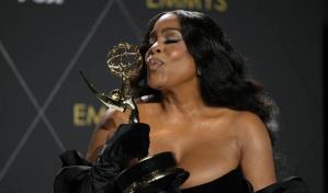 El discurso de Niecy Nash que se llevó los aplausos en los Emmy: Me quiero agradecer a mí misma