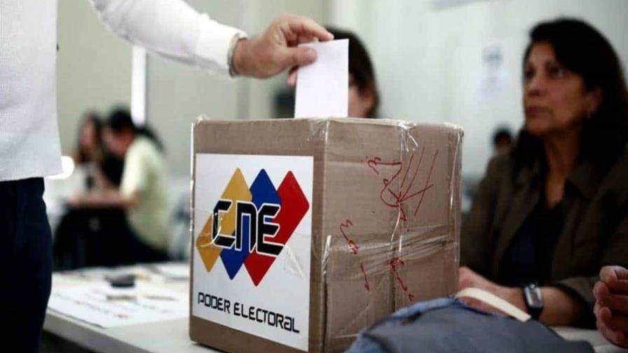 Oposición mayoritaria Venezuela exige fecha elecciones presidenciales