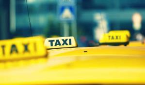 Un taxista en Nueva York atropella a dos peatones en Rockefeller Center y se da a la fuga