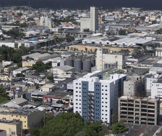El desafío de coexistir con la industria en Santo Domingo