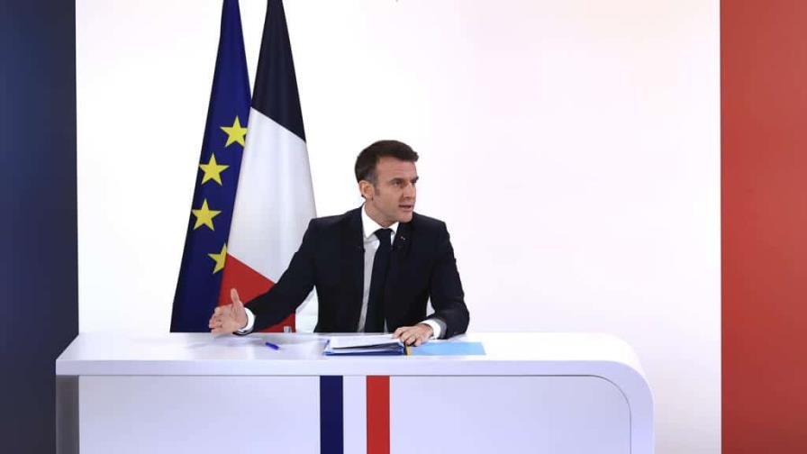 El presidente Macron apuesta por la ´autoridad´ y el ´orden´ para relanzar su mandato