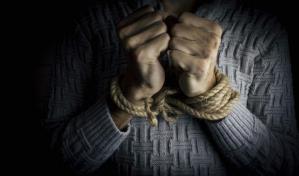 Joven confiesa participación en muerte de una mujer tras ser colgado a un árbol por comunitarios