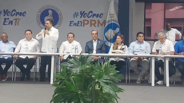 Abinader se reúne con el comando del PRM del Distrito Nacional