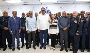 Anuncian nuevos beneficios para los bomberos dominicanos