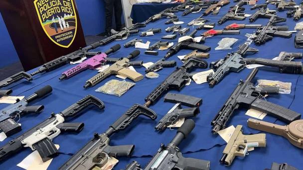 Arrestan a más de 40 personas en un gran operativo contra el narcotráfico en Puerto Rico