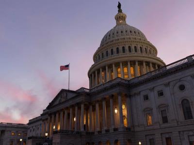 Senado de EEUU aprueba prórroga presupuesta de una semana