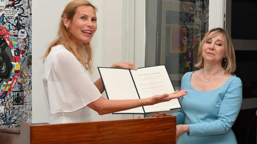 Susanne Harter recibe máximo reconocimiento de la república federal de Alemania
