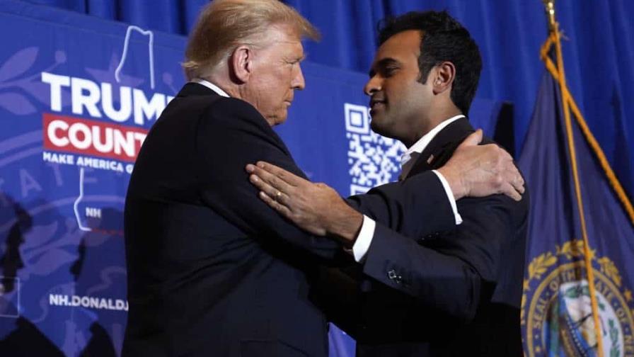 Vivek Ramaswamy retira su candidatura y ofrece apoyo a Trump en las elecciones de 2024