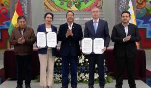 Bolivia firma convenio con consorcio chino para la extracci&oacute;n directa de litio
