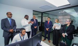 Representante del gobierno EE.UU. visita el Centro Nacional de Ciberseguridad