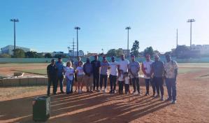 Eloy Jiménez  y PIFBS donan útiles deportivos a jóvenes en todo el país 