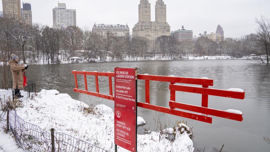Emiten advertencia de viaje para este viernes por nieve en Nueva York
