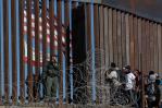 La disputa entre Texas y Gobierno de EEUU arriesga a migrantes en la frontera de México La disputa entre Texas y Gobierno de EEUU arriesga a migrantes en la frontera de México