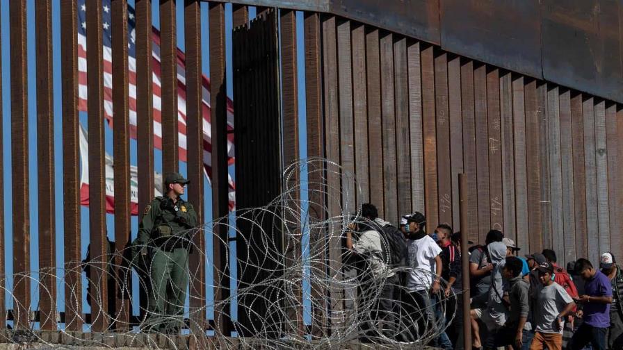 La disputa entre Texas y Gobierno de EEUU arriesga a migrantes en la frontera de México