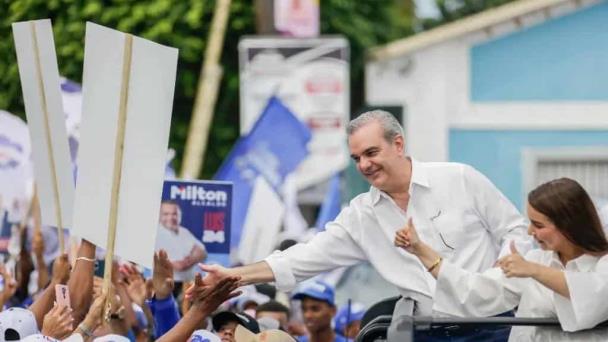 Abinader sigue este sábado recorridos con candidatos de Monte Plata y Hato Mayor