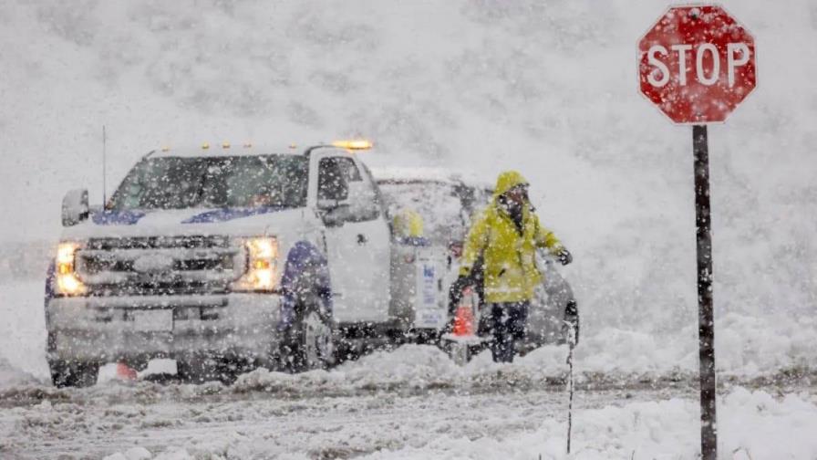 NY se alista para histórica tormenta que puede dejar hasta 20 centímetros de nieve