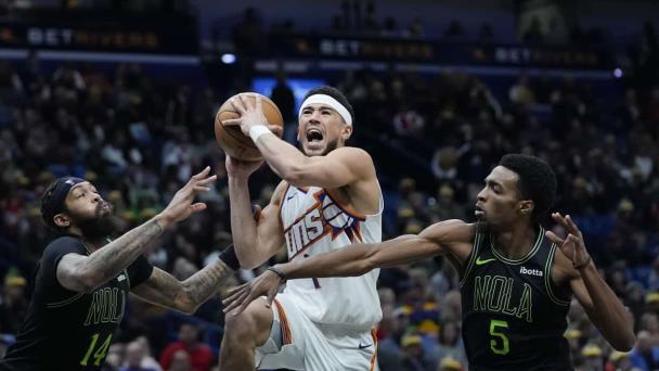 Devin Booker anota 52 puntos y Suns derrotan a Pelicans