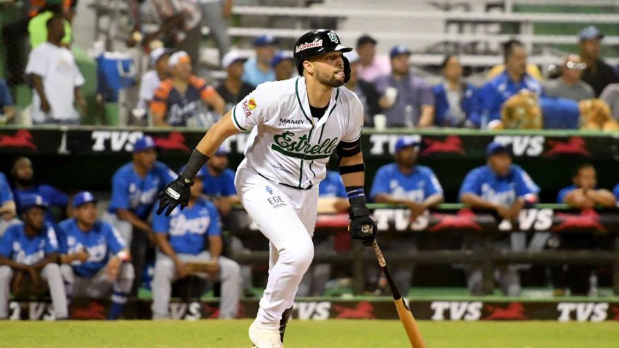 Video | Webster Rivas conecta hit y pone delante a las Estrellas en la Serie Final ante Licey