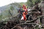 Deslizamiento de tierra en una montaña del suroeste de China sepulta a 47 personas