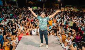 Loma de Cabrera se rinde a los pies de Fernando Villalona