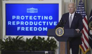 Biden se equivoca al afirmar que uno de sus ministros estaba en una sala cuando no era así