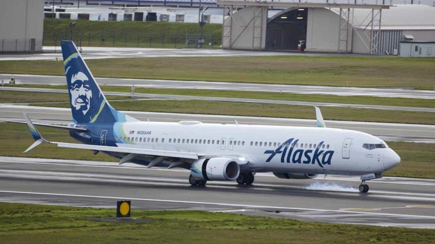 Regulador aeronáutico de EEUU recomienda inspección de Boeings 737-900