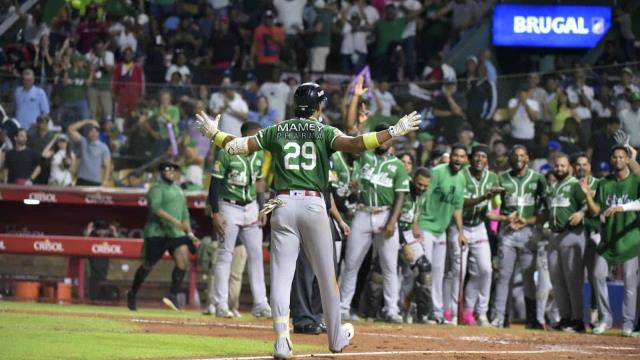 ¿Ocurrió un Falso Cuarto Out en el quinto juego de la serie final?