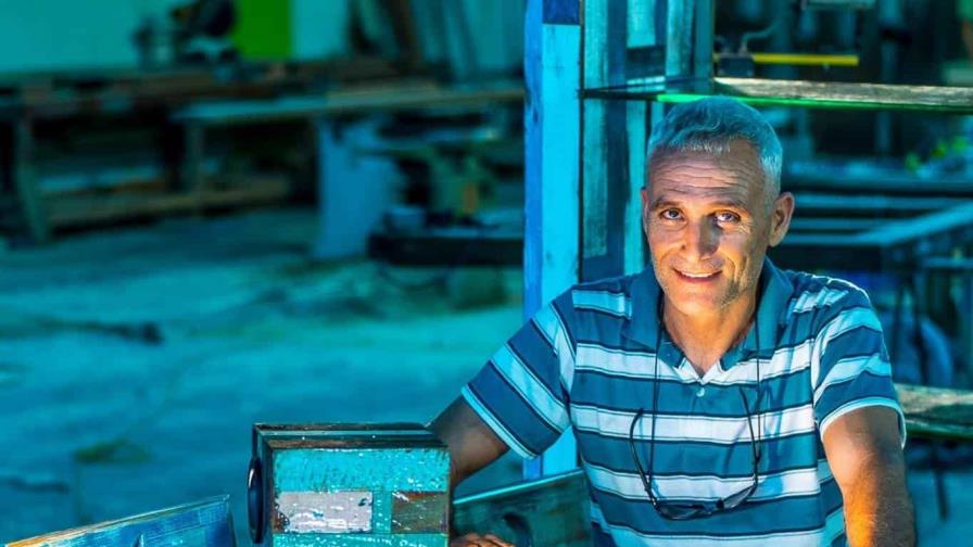 ¿Quién es George Thevenet, el artista que trabaja madera reciclada, detenido tras fumigación mortal?