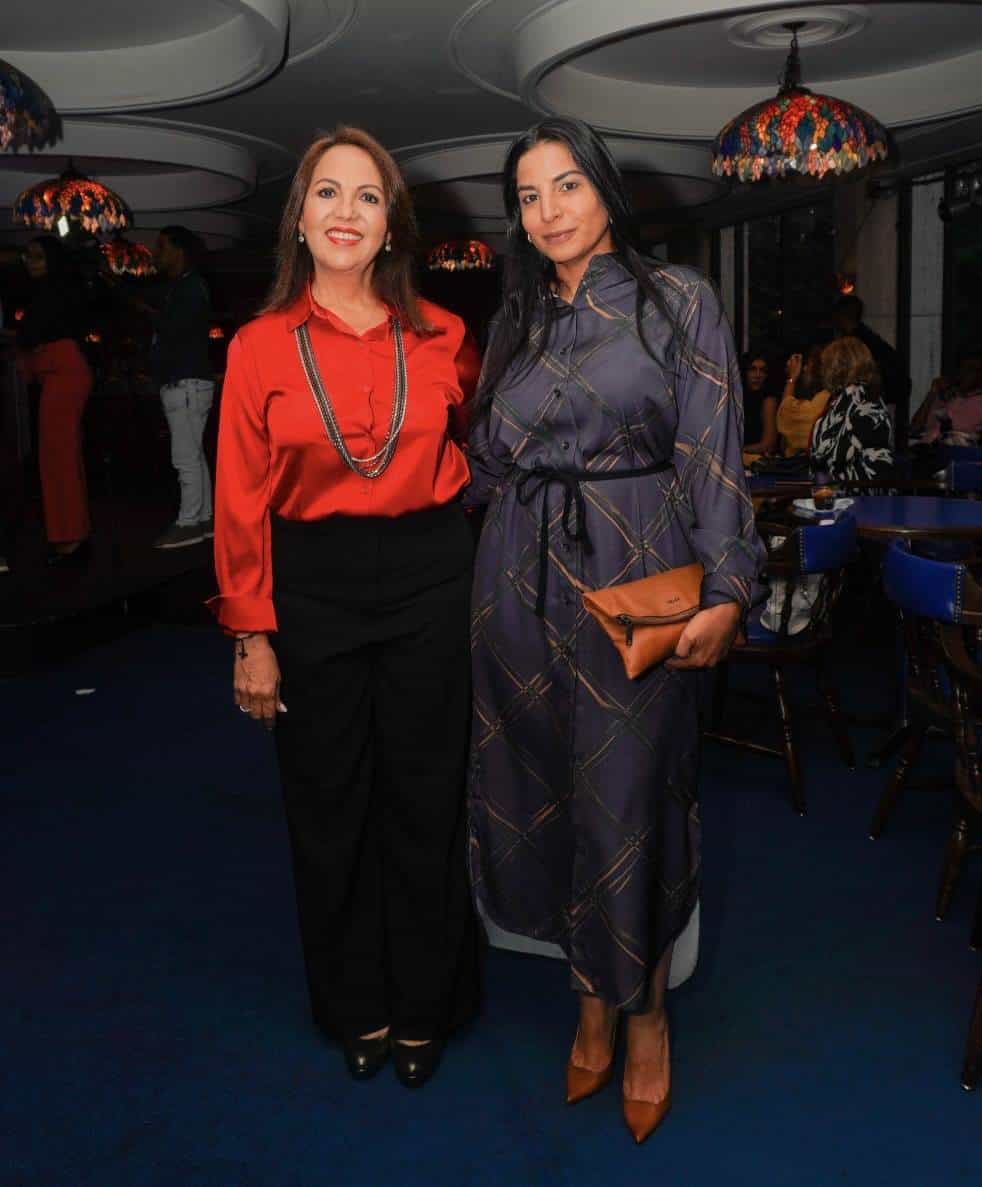 Arelis Hernández y Vanessa Abinader.